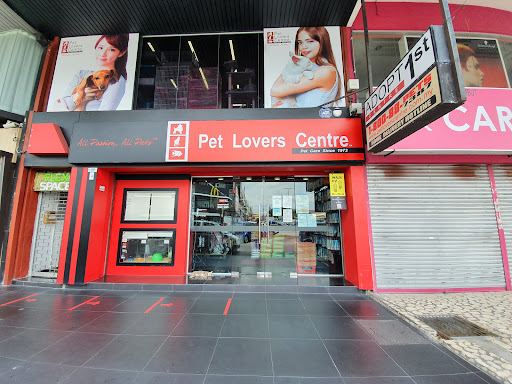 When Buying Pet Food Becomes an Act of Kindness